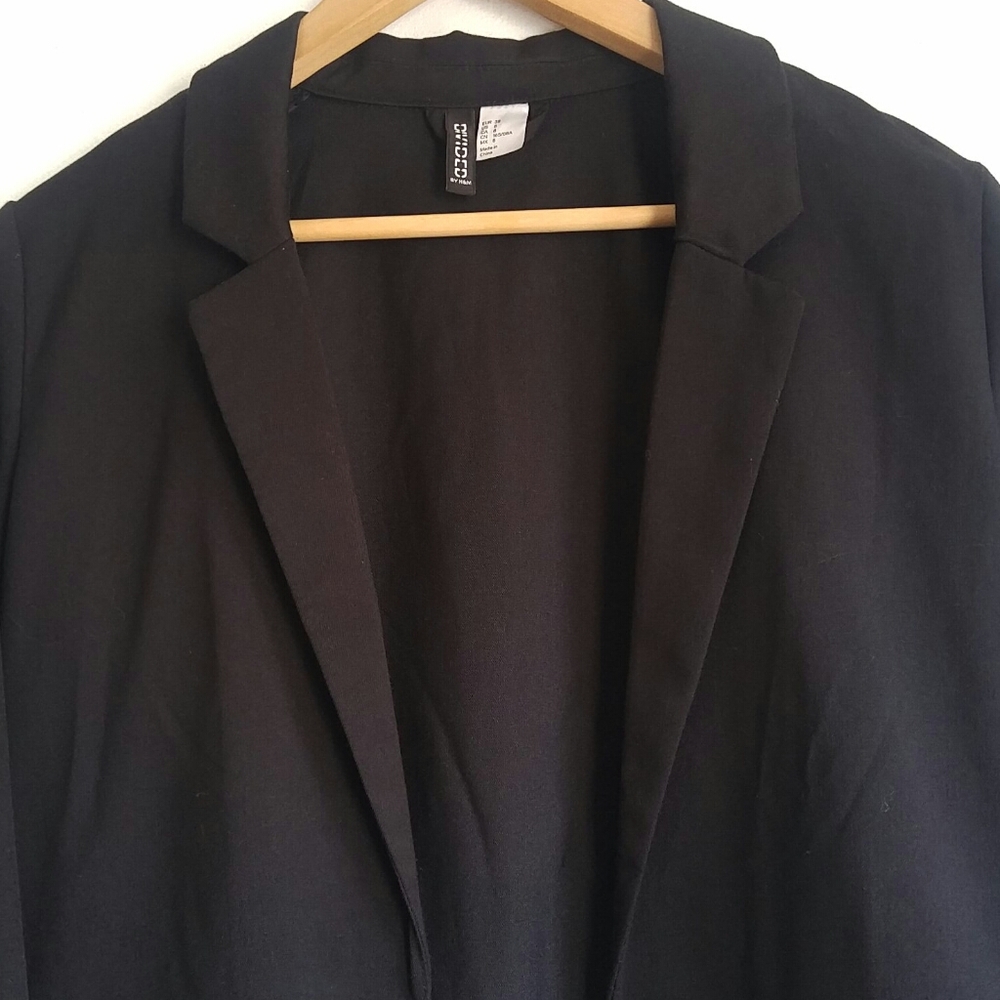 Blazer - Picture 4 of 4